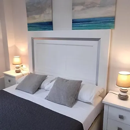 De Tres Muy Espacioso Con Jardines Y Piscinas Lejlighedshotel