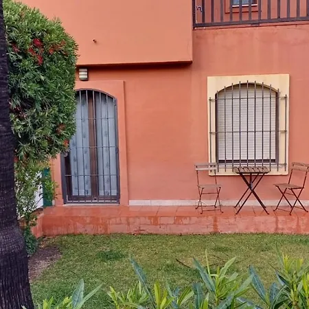 Apartment De Tres Muy Espacioso Con Jardines Y Piscinas