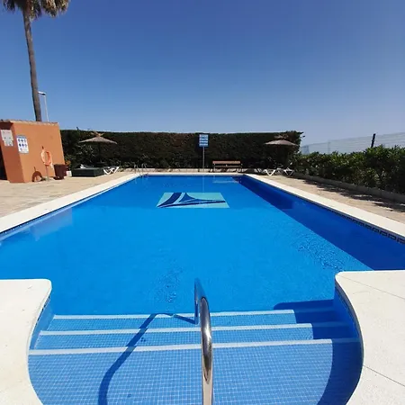 Apartment De Tres Muy Espacioso Con Jardines Y Piscinas
