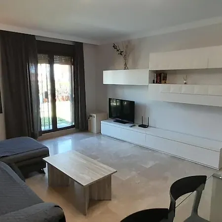 Apartment De Tres Muy Espacioso Con Jardines Y Piscinas